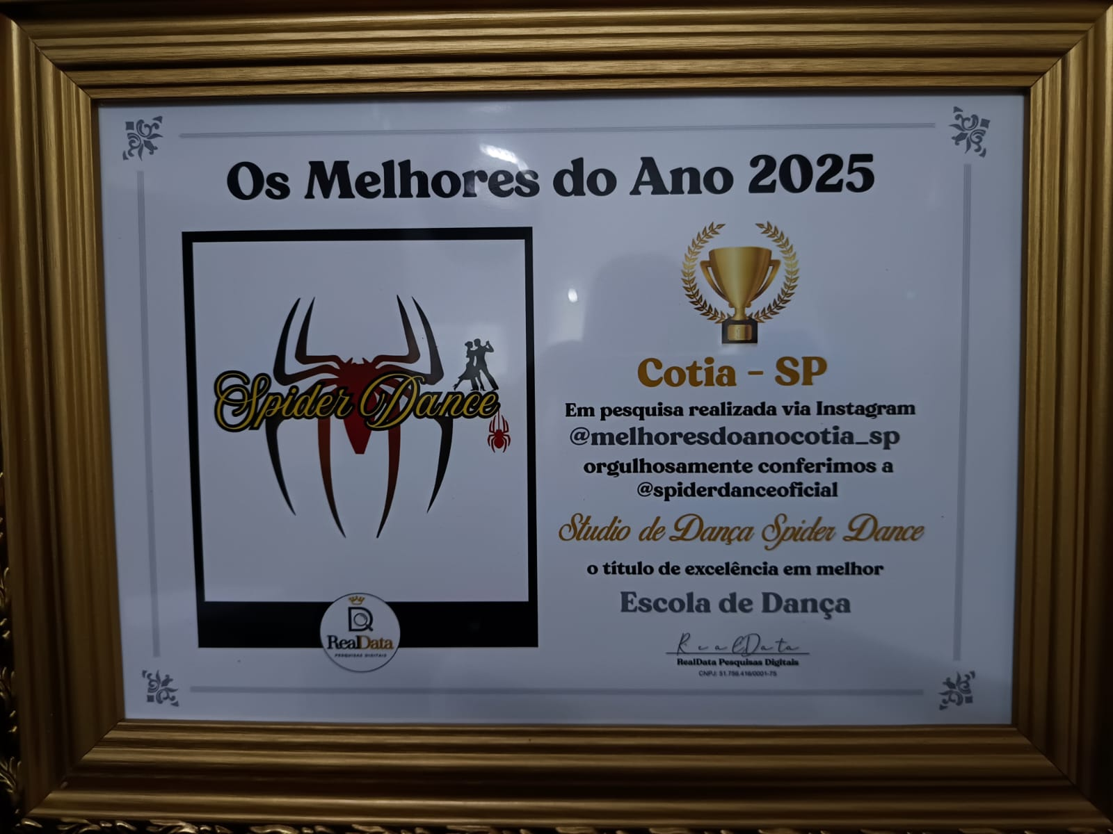 Certificado Os Melhores do Ano 2025 - Spider Dance eleito melhor Escola de Danca de Cotia SP